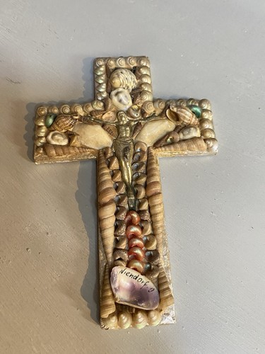 Kreuz mit jesusfigur muscheln - kreuz,